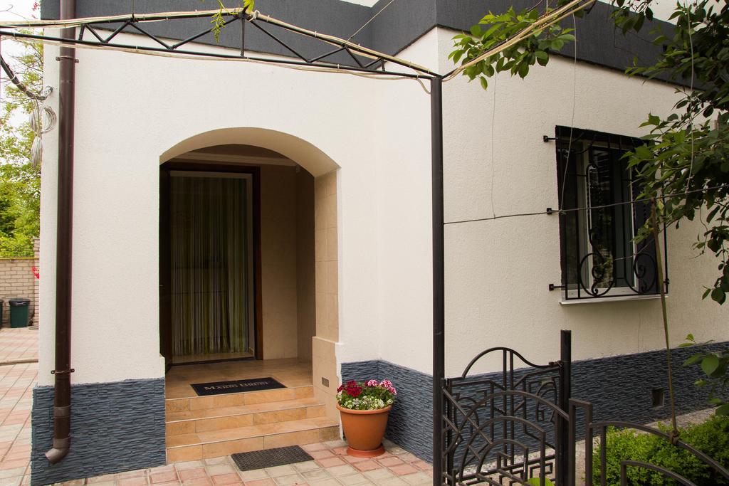 Yuzhniy Dvorik Aparthotel Odessa Exteriör bild