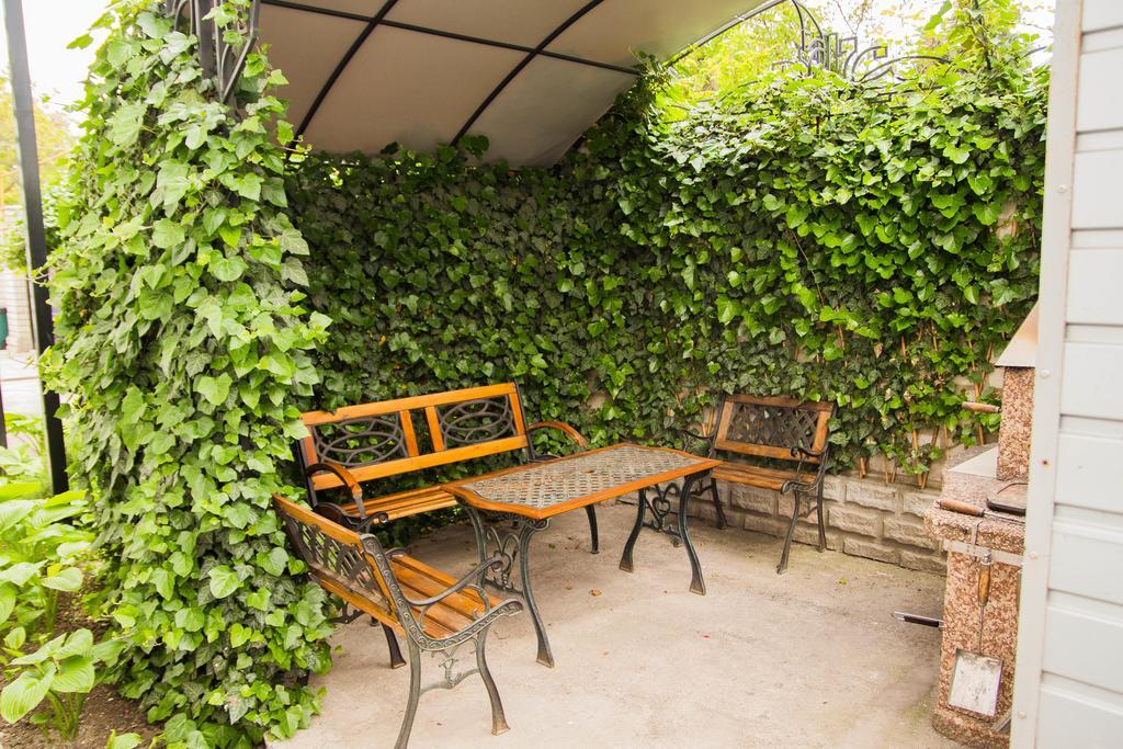 Yuzhniy Dvorik Aparthotel Odessa Exteriör bild
