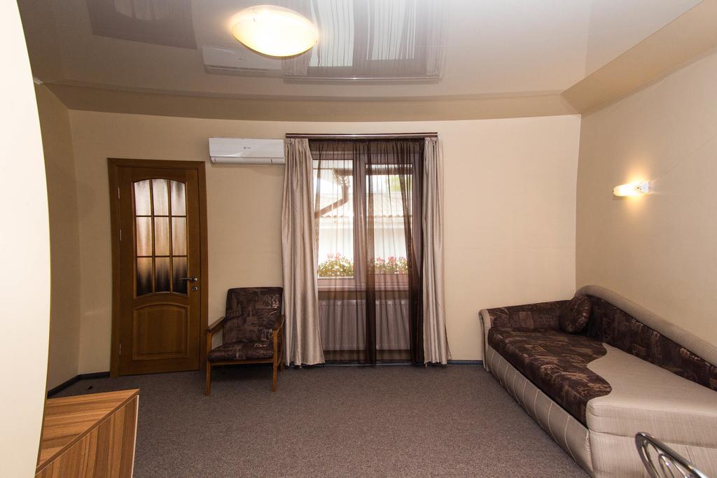 Yuzhniy Dvorik Aparthotel Odessa Exteriör bild