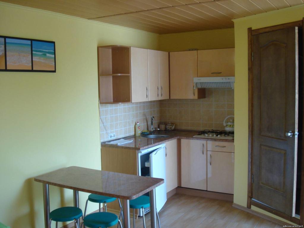 Yuzhniy Dvorik Aparthotel Odessa Exteriör bild