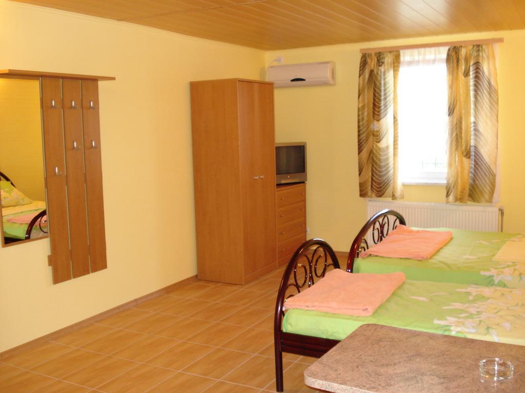 Yuzhniy Dvorik Aparthotel Odessa Exteriör bild